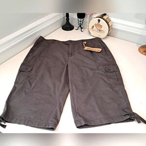 Jeanstar Espresso Bryn Multi Pocket Cargo Capri's Size 16W NWT